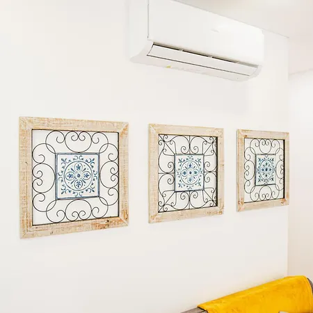Appartamento Flat Alfama - Beside The Santa Luzia Viewpoint Lisbona